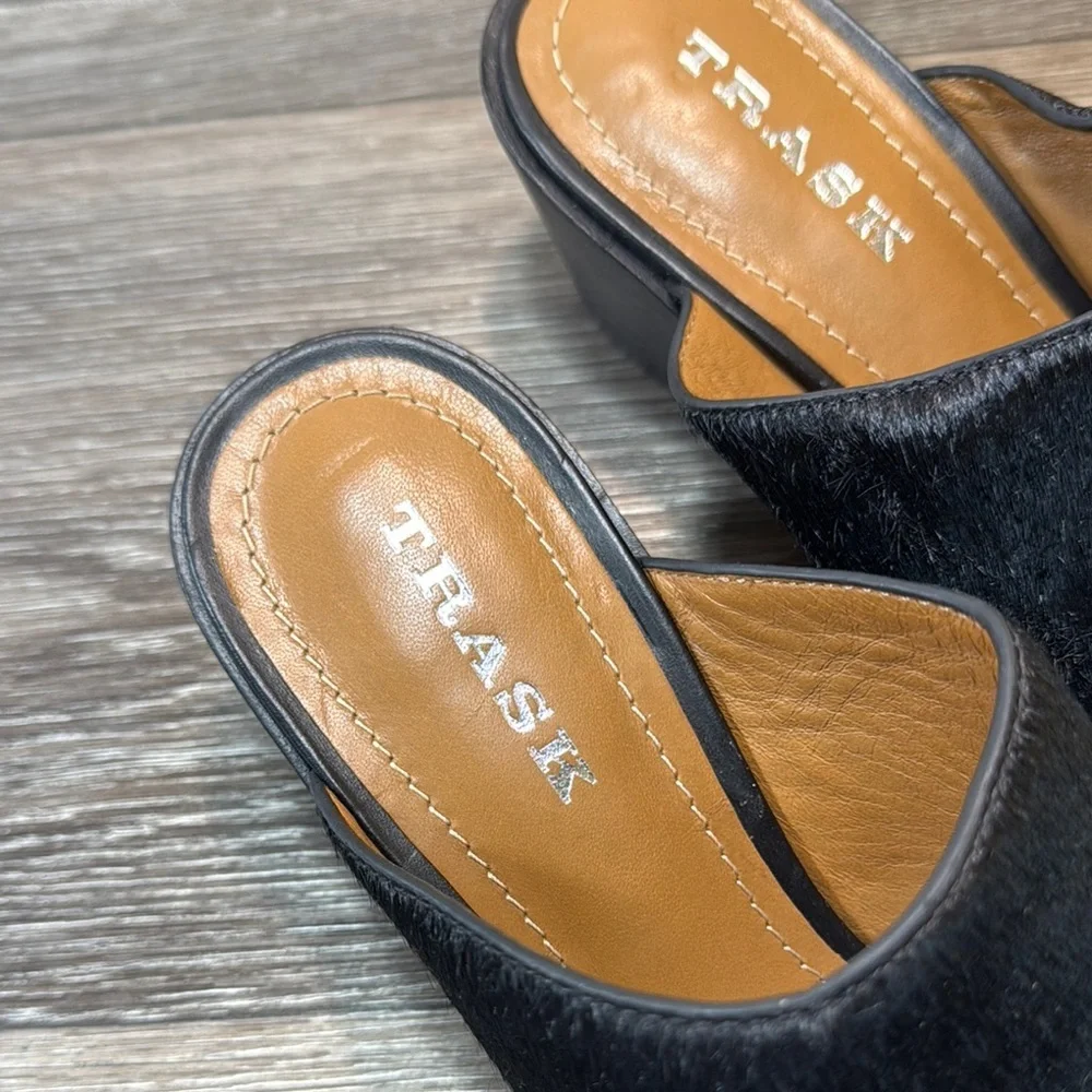 Trask Black Fur-Textured Mules woman’s size 8.5 (s28)